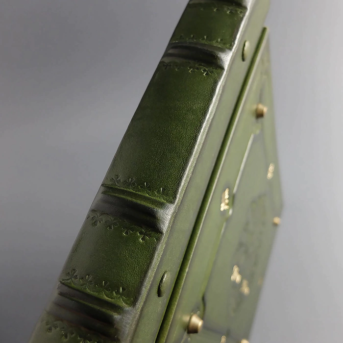 Genuine leather photo album "Oak, growing through time" color green