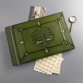 Фотоальбом из натуральной кожи "Дуб, растущий сквозь время" цвет зеленый