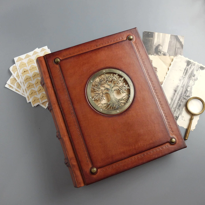 Photo album made of genuine leather "Tree"