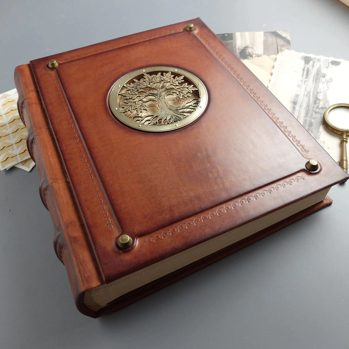 Photo album made of genuine leather "Tree"