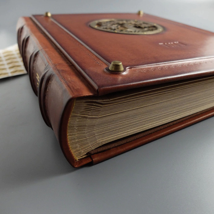 Photo album made of genuine leather "Tree"