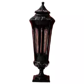 Кубок с крышкой, черный