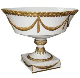 Кубок (белый глянцевый, окантовка золотого цвета) Кубок (белый глянцевый, окантовка золотого цвета)
