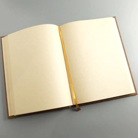 Гостевая книга из натуральной кожи "Классика" с персональной монограммой