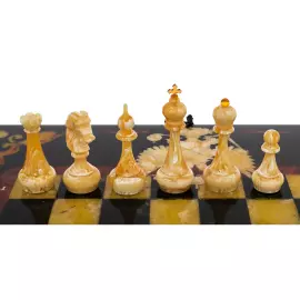 Шахматы из янтаря и мореного дуба "Россия"