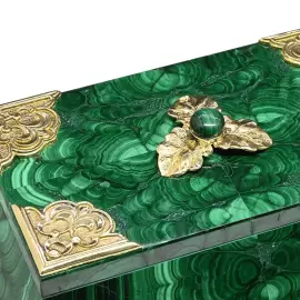 Ларец из малахита с бронзой "VIP"