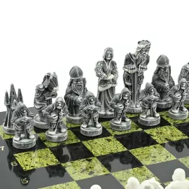 Шахматы из змеевика и долерита "Средневековье" с фигурами из мрамолита