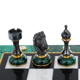 Шахматы из малахита "Королевские"
