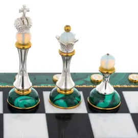 Шахматы из малахита "Королевские"