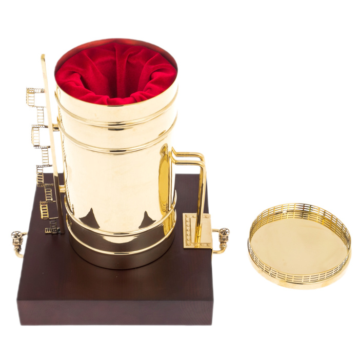 Packaging for alcohol "Oil barrel"