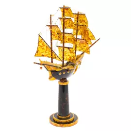 Корабль из янтаря "Фрегат"