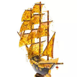 Корабль из янтаря "Фрегат"