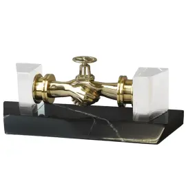 Корпоративный сувенир "Рукопожатие. Нефть"