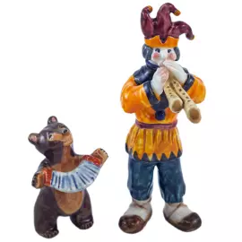 Фигурки из фарфора "Скоморох и мишка"