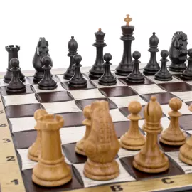 Шахматы из дуба "Лев"
