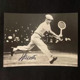 Фото с автографом теннисиста Рене Лакоста