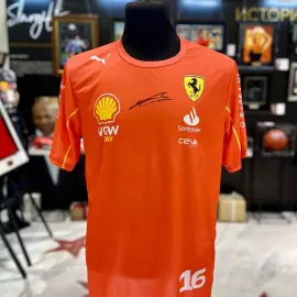 Футболка с автографом автогонщика Шарля Леклера