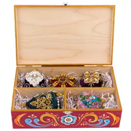 Set of 5 Christmas Tree toys in a red gift box