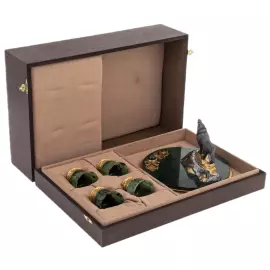 Набор для водки из нефрита "Зверь" на 4 персоны, Златоуст