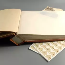 Фотоальбом из натуральной кожи "Семейный"