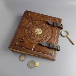 Альбом денежный из натуральной кожи "Роза ветров" с персональной монограммой