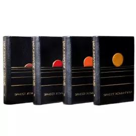 Книга в кожаном переплете "Собрание сочинений" Э. Хемингуэй, в 4-х томах