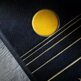 Книга в кожаном переплете "Собрание сочинений" Э. Хемингуэй, в 4-х томах