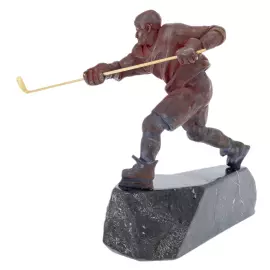 Скульптура из бронзы "Александр Овечкин №8" на мраморной подставке