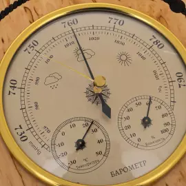 Барометр из карельской березы "Штурвал"