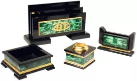 Настольный набор руководителя из малахита и долерита "Помощник"