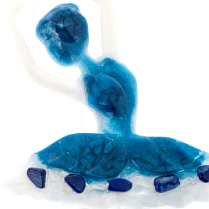 Елочная игрушка из содалита и смолы "Балерина"