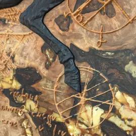 Панно из ценных пород дерева и янтаря "Леонардо" Панно из ценных пород дерева и янтаря "Леонардо"