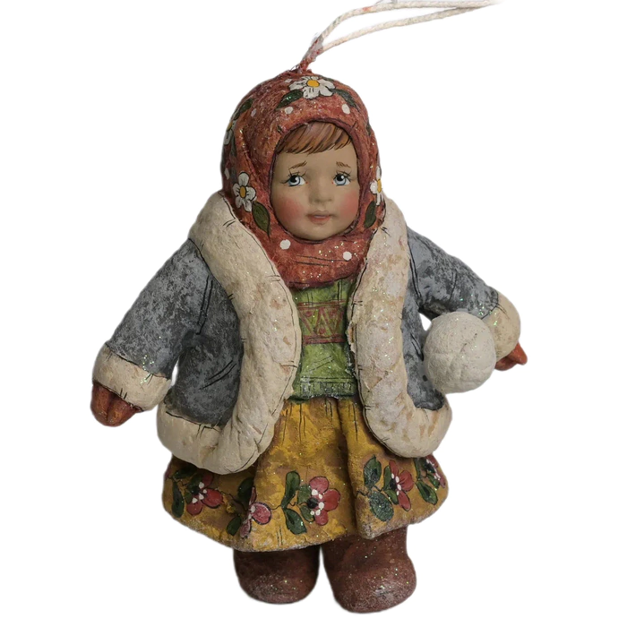 Коллекционная елочная ватная игрушка "Аринушка со снежком" из коллекции "Русский север"