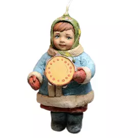 Коллекционная елочная ватная игрушка "Дашенька с бубном" из коллекции "Русский север"