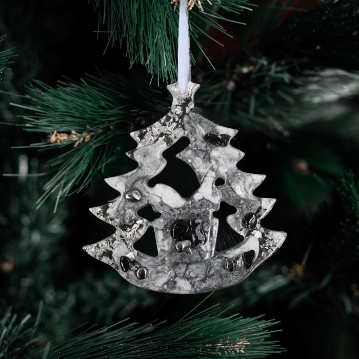 Набор ёлочных игрушек из обсидиана и смолы "Новогодний" коллекции "Stories" 3 шт