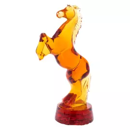 Скульптура из хрусталя "Лошадь на дыбах" янтарная
