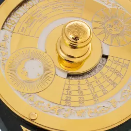 Вечный календарь на нефрите "Время" Златоуст