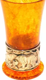 Стопка для водки из янтаря "Медведи"