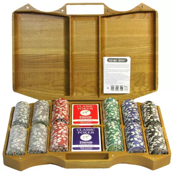 The Bank Bridge Poker Set