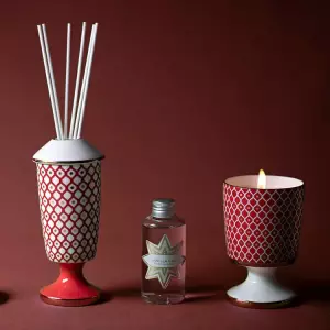 Свеча ароматическая с подсвечником "Скарлетт. Аромат Ваниль-Пачули"