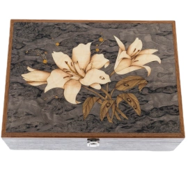 Шкатулка из тонированной карельской березы "Лилия"