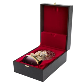 Часы "Вечный календарь" на подставке из нефрита, Златоуст