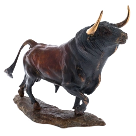 Скульптура из бронзы "Бык"