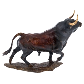 Скульптура из бронзы "Бык"