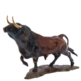 Скульптура из бронзы "Бык"