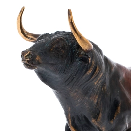 Скульптура из бронзы "Бык"