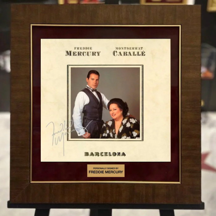 Пластинка «Barcelona» с автографом участника рок-группы Queen: Фредди Меркьюри