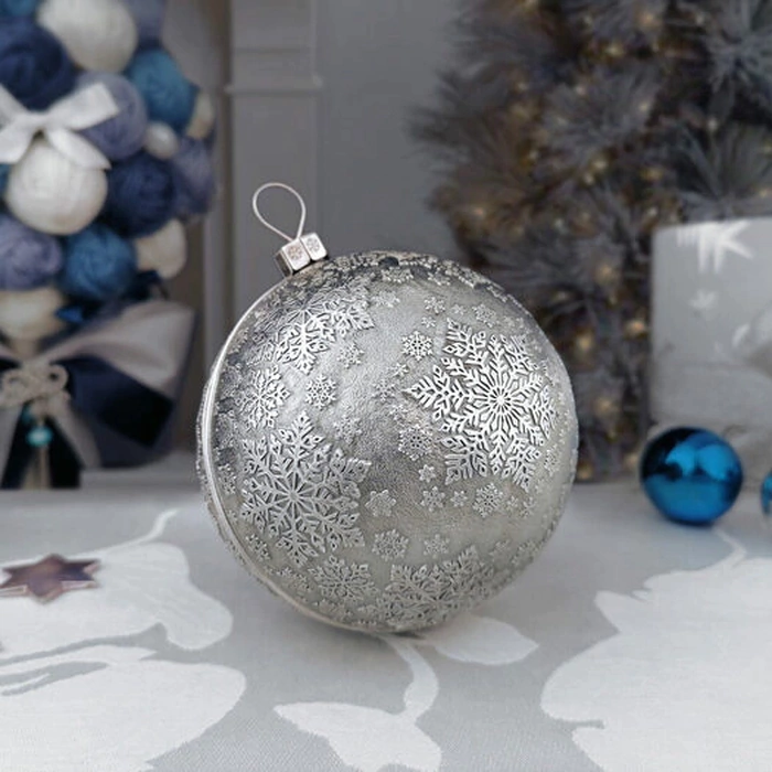 Set of silver Christmas tree balls "Winter fun" 4 pcs