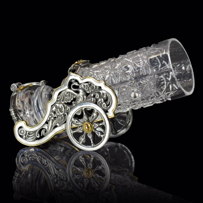 Рюмка в серебряной подставке "Пушка"