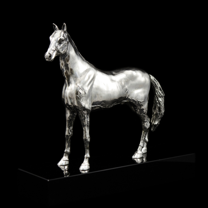 Статуэтка из серебра "Конь. Ахалтекинец"